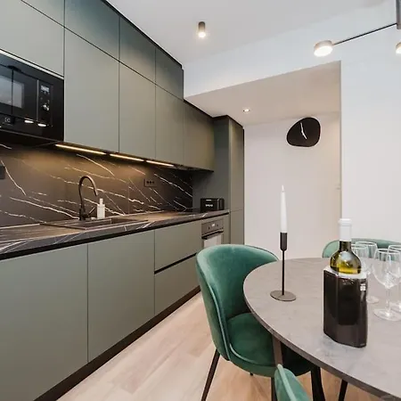 Koi Deluxe, Urban Two Bedroom Oasis 公寓 *